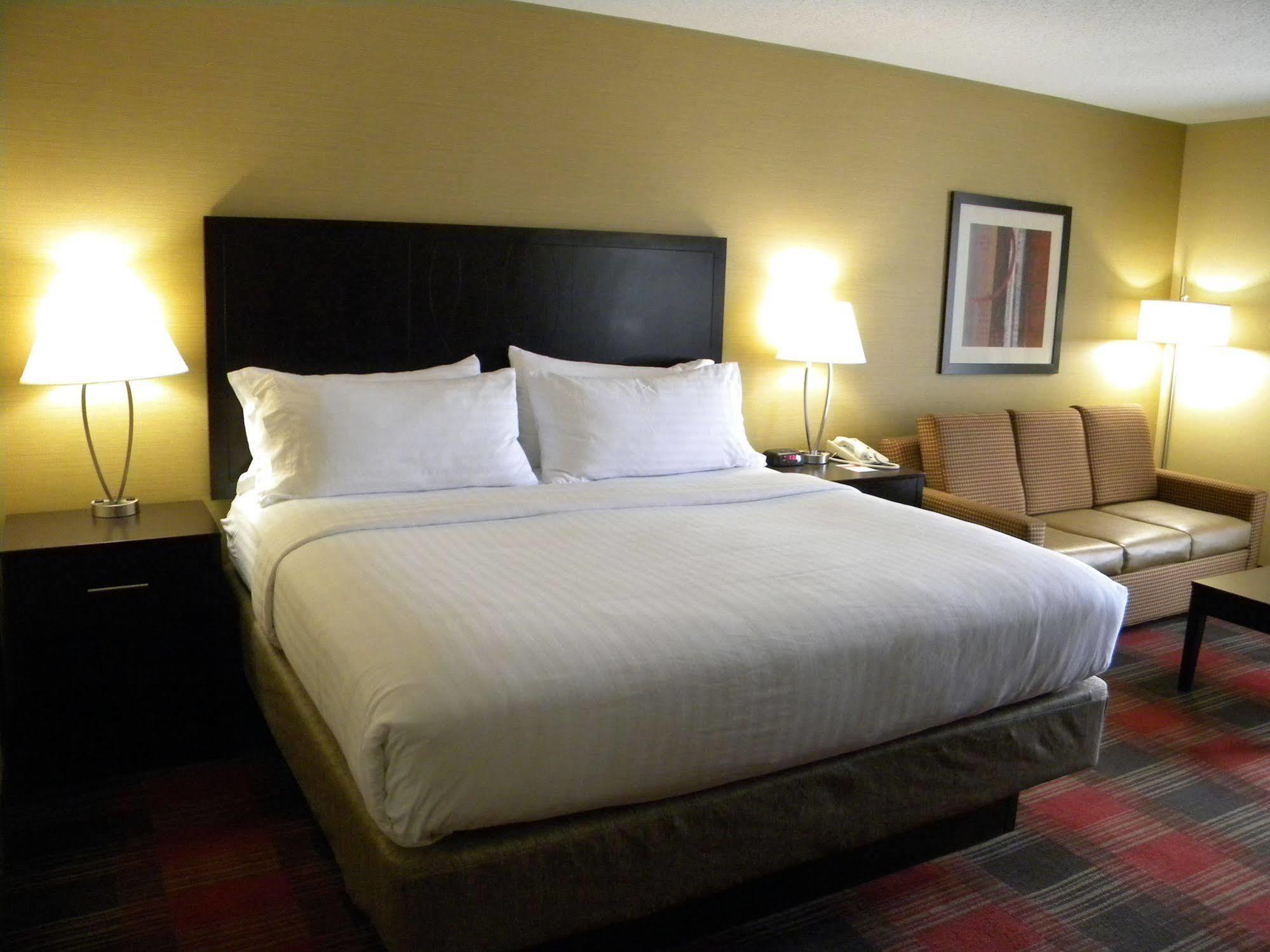 Holiday Inn Express Hotel & Suites Bowling Green By Ihg Exterior foto