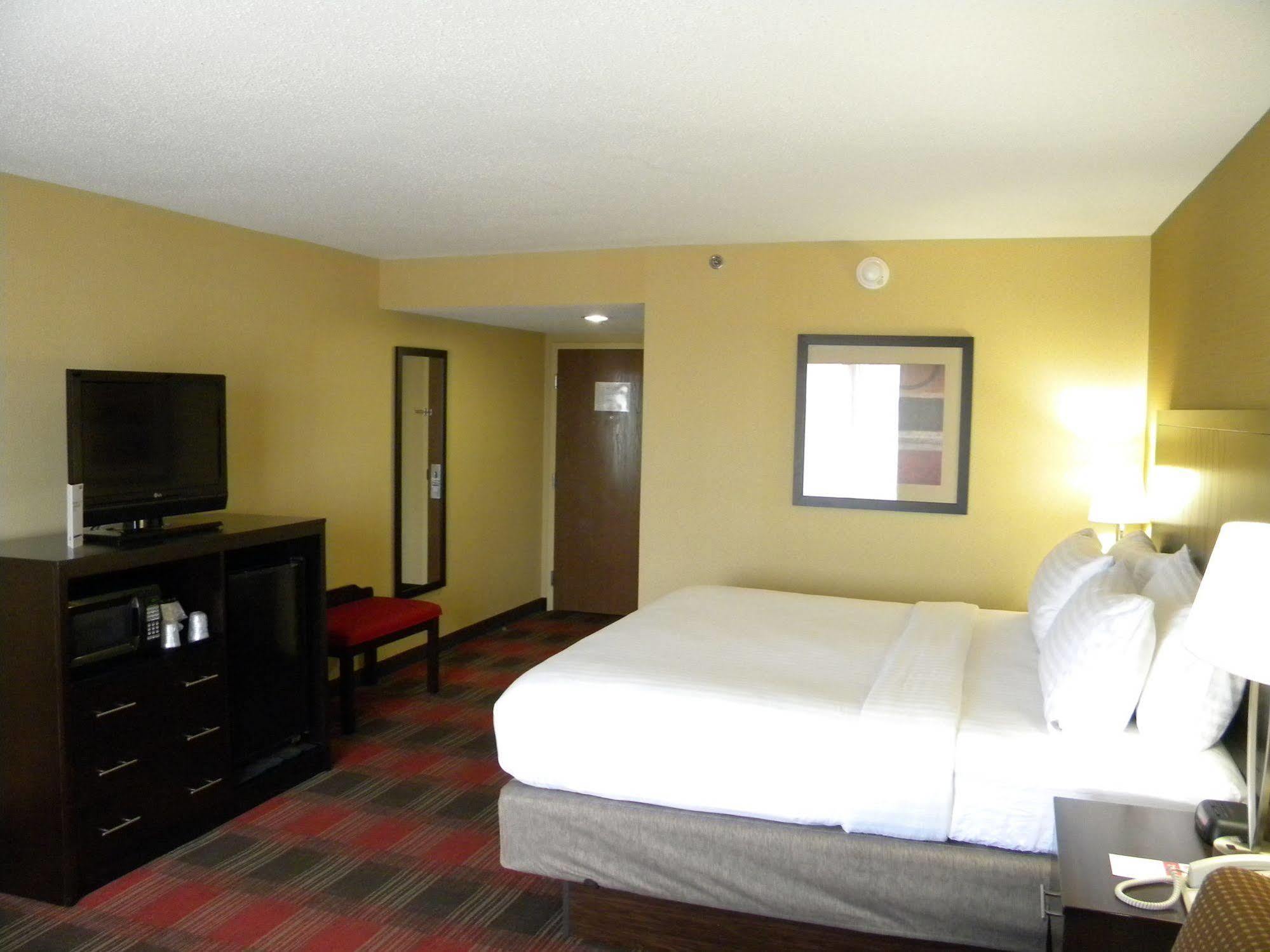 Holiday Inn Express Hotel & Suites Bowling Green By Ihg Exterior foto